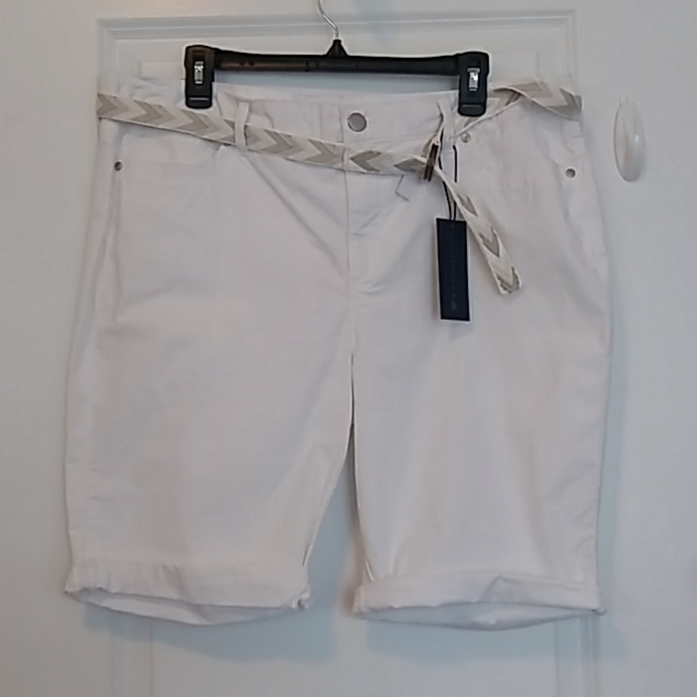 SHORTS. BERMUDAS  For WOMEN